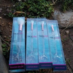 Face One Clear Mermaid Makeup Brush Set